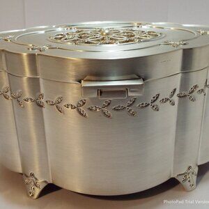 Things Remembered Silver Musical Jewelry Box – Swarovski Crystals – Collectible